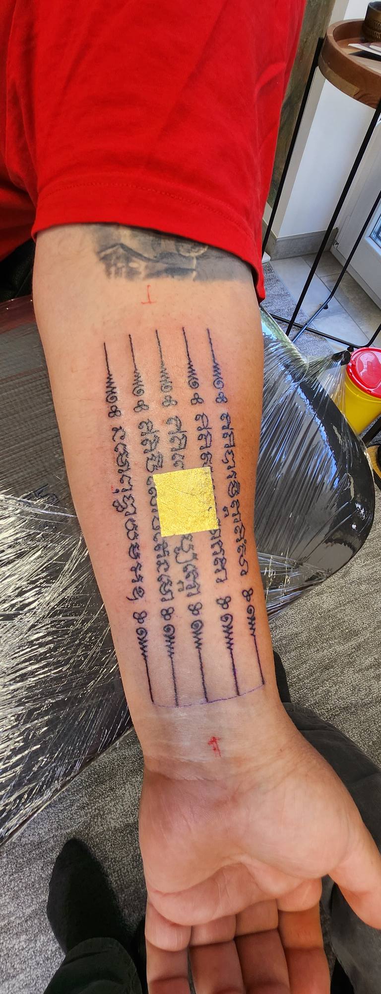 Pong Chaiya Sak Yant munkája a Pinker Tattoo galériából